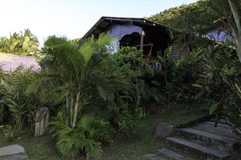 location-bungalow-guadeloupe-le-veritable-couteau-chien - Piton Bungalows